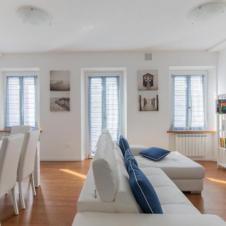 Elena House White Apartment 비아레지오 외부 사진