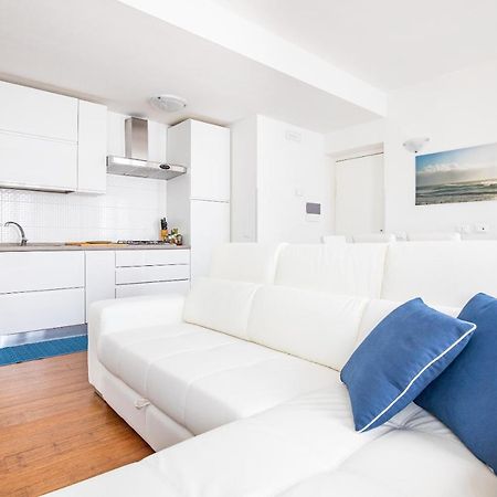 Elena House White Apartment 비아레지오 외부 사진