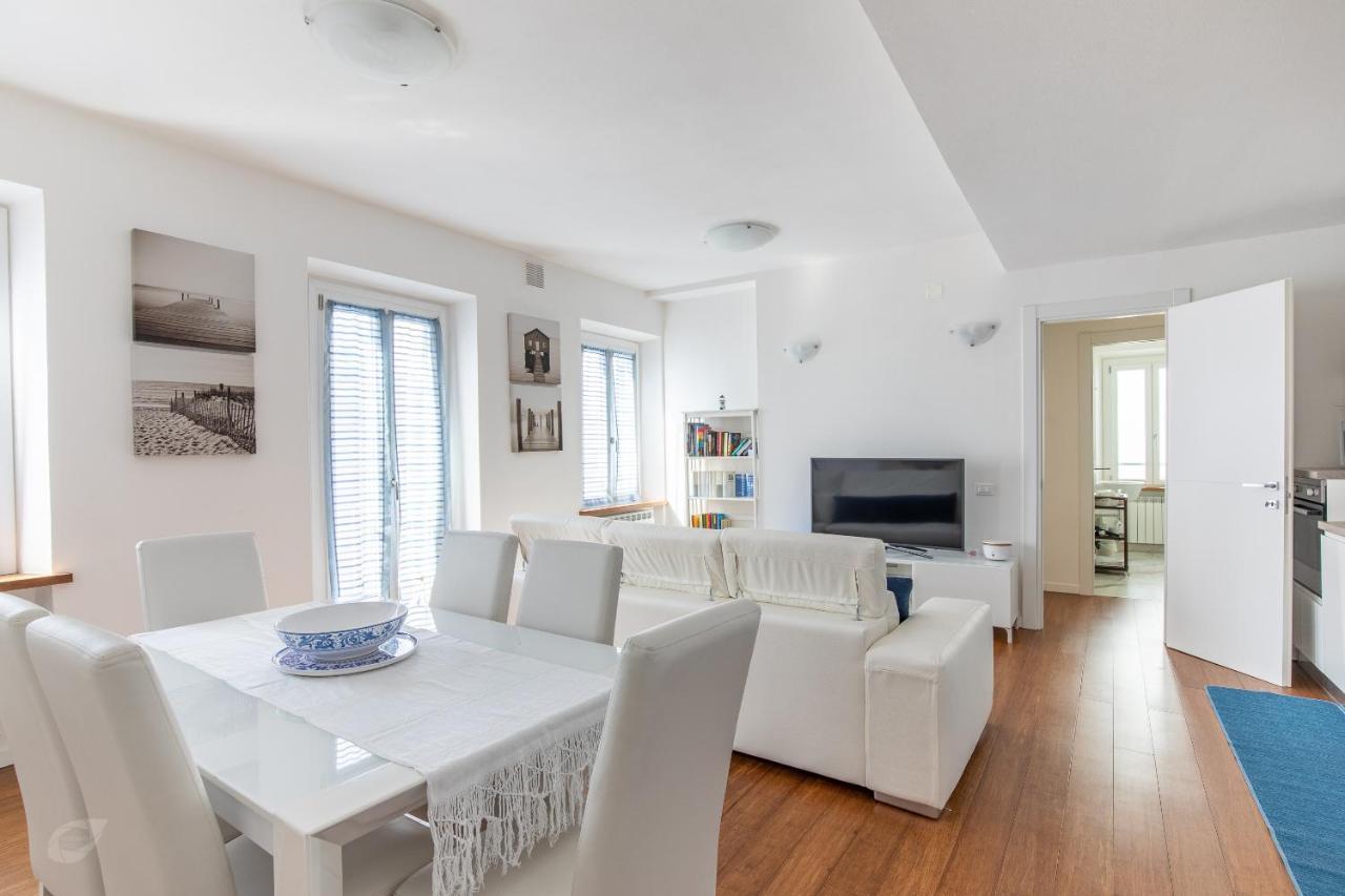 Elena House White Apartment 비아레지오 외부 사진