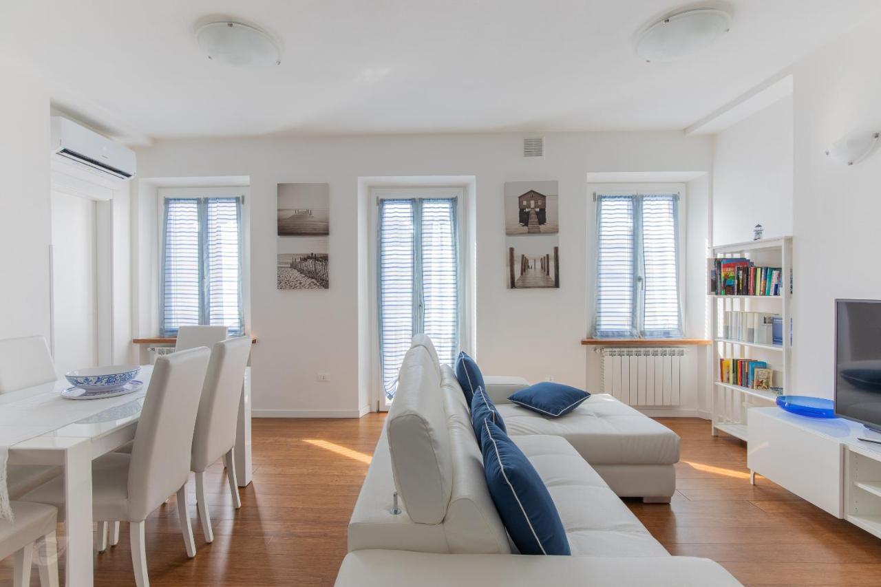 Elena House White Apartment 비아레지오 외부 사진