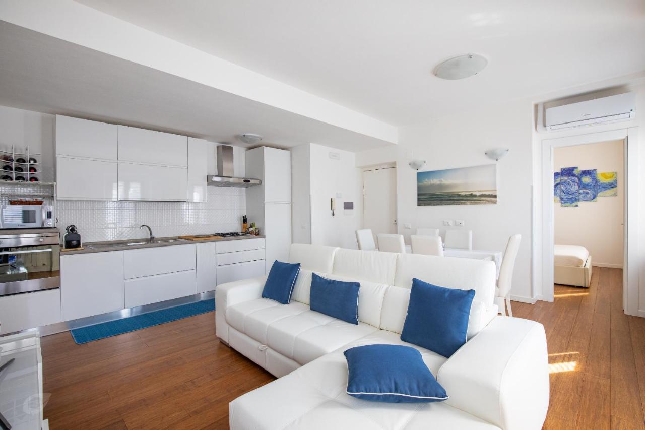 Elena House White Apartment 비아레지오 외부 사진