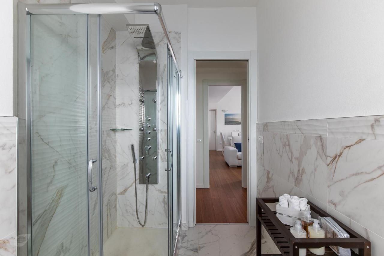 Elena House White Apartment 비아레지오 외부 사진